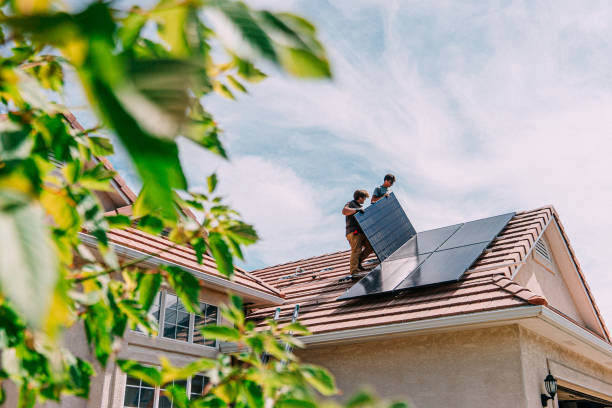 Best Roof Gutter Cleaning  in Red Oaks Mill, NY